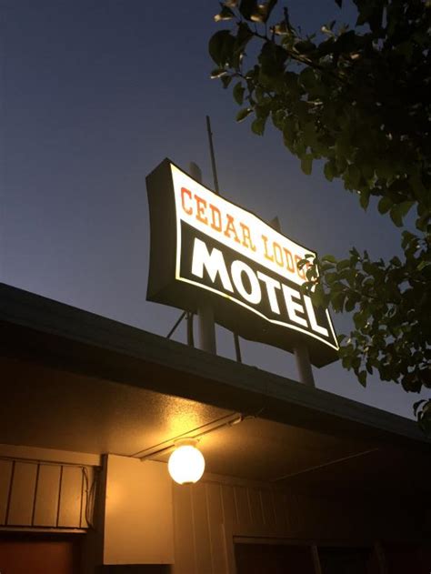 great cedar hotel reviews|Cedar Lodge Motel .